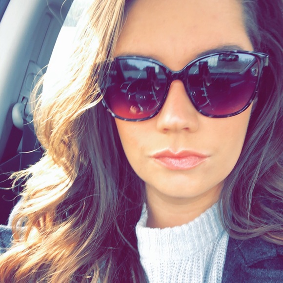 Meet your Posher, Leslie - Picture 1 of 1